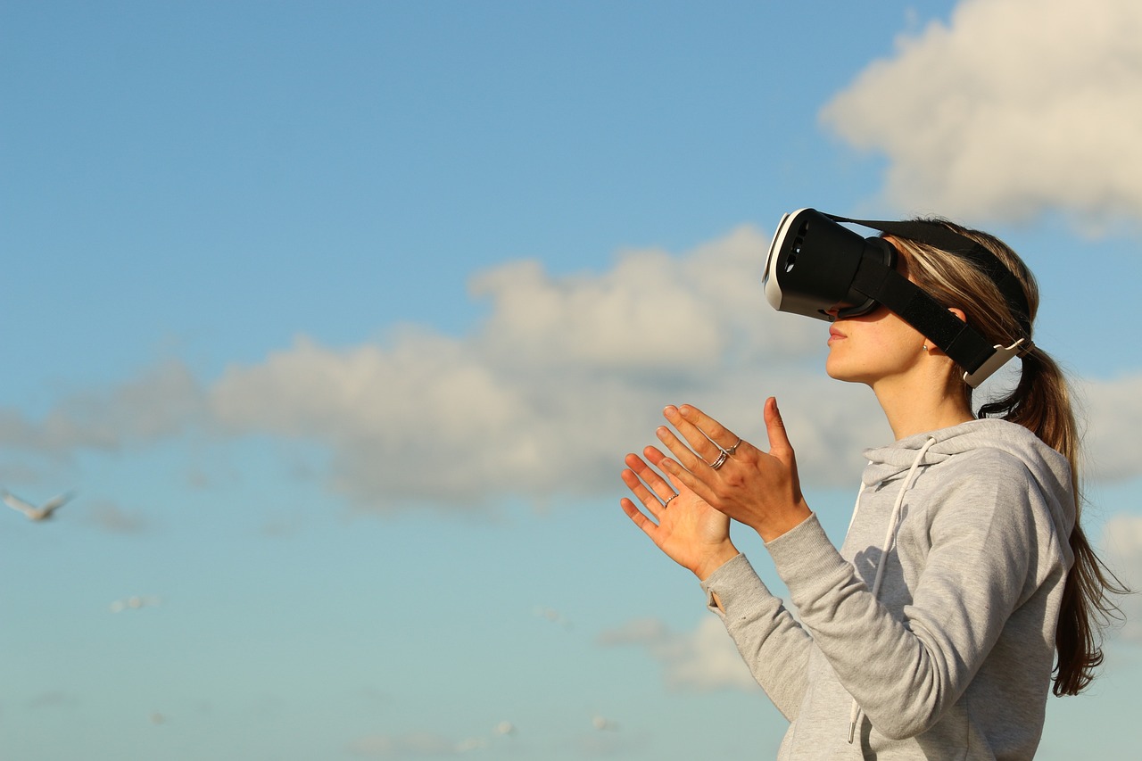 entdecken sie die faszinierende welt der virtuellen realitĂ€t! tauchen sie ein in immersive erlebnisse, die ihre vorstellungskraft ĂŒbertreffen und neue dimensionen des entertainments eröffnen.